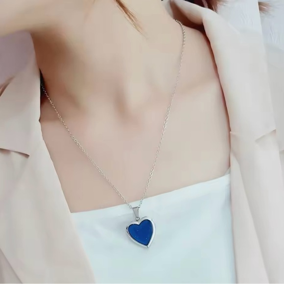 Heart Locket Mood Changing Necklace - Picture 6 of 6